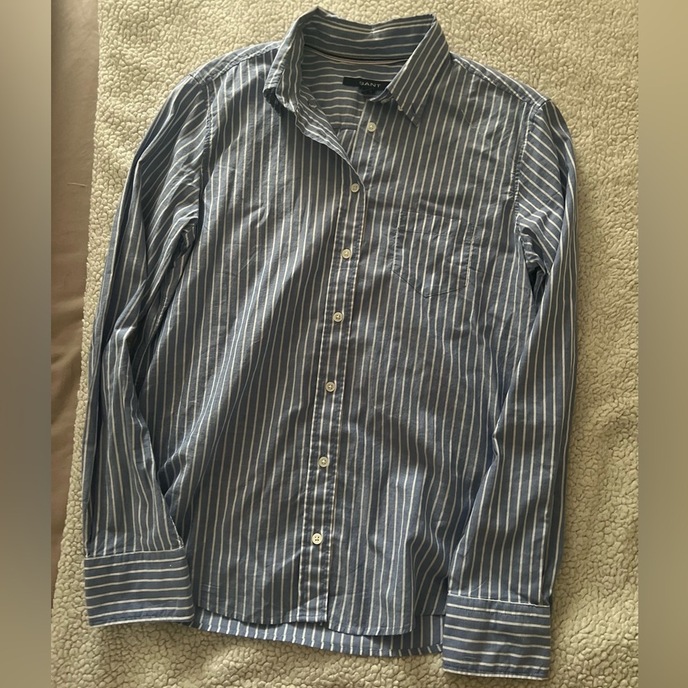 Stripped blue and white shirt | Gant stripy shirt, Blue button down shirt